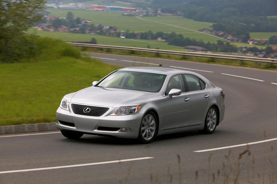  Lexus LS460 2009 года  (фото 13 из 23)